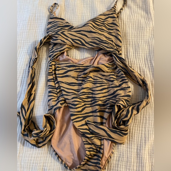 Wrap zebra and brown one piece bathing suit - Picture 2 of 2